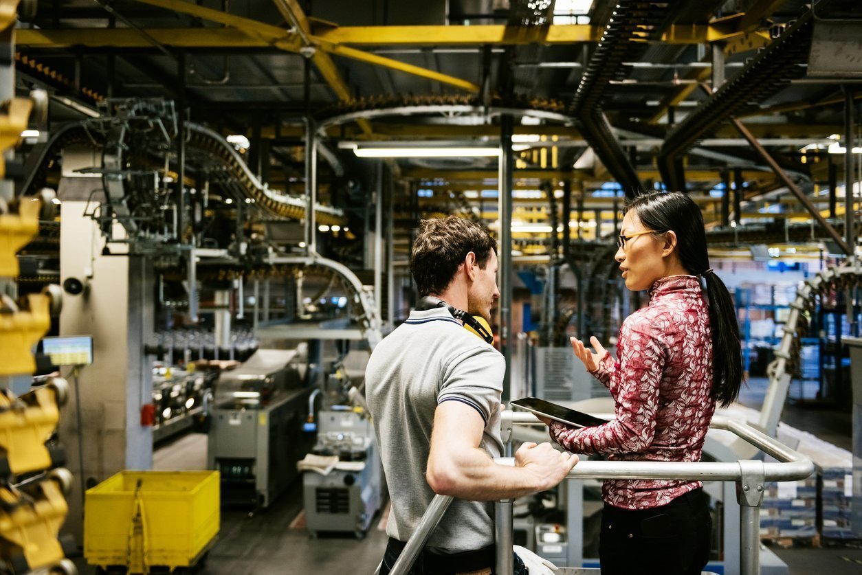 iStock 841574354 robots welding in a car factory